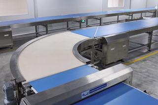 SINOBAKE Automatic 90 Degree Curve Conveyor For Food Biscuits 